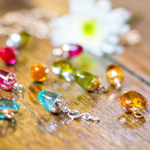 Sabay Jewels Schmuckanhänger in strahlenden Farben